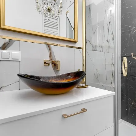 Διαμέρισμα Hanza Tower 1412 *