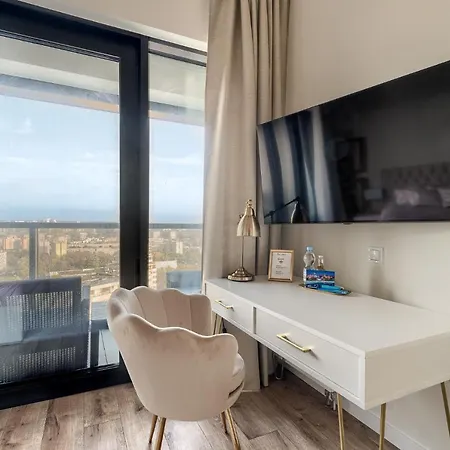 Апартаменты Hanza Tower 1412 *