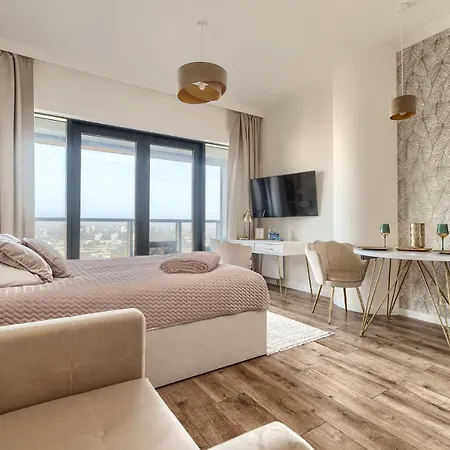 Апартаменты Hanza Tower 1412 *